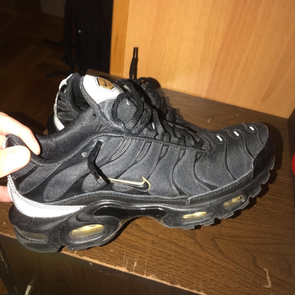 AIR MAX PLUS